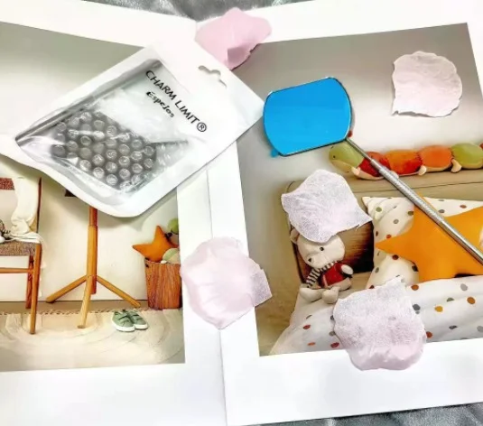 ESPEJO CUADRADO DE PESTANAS CHARM LIMIT